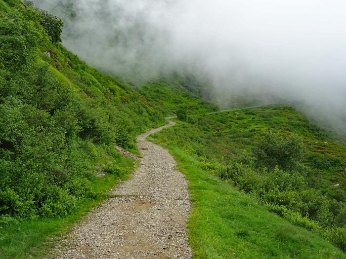 MTB 7-Seen-Cross / Transalp vom Unterallgäu zum Lago Maggiore und zum Gardasee, Nebel auf dem Weg nach oben