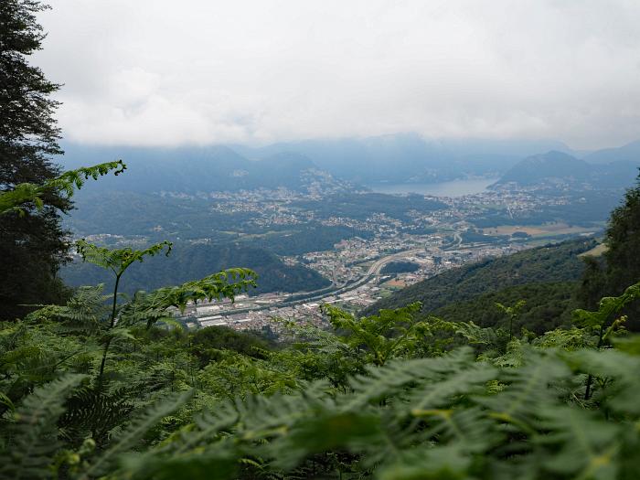 MTB 7-Seen-Cross / Transalp vom Unterallgäu zum Lago Maggiore und zum Gardasee, Ein erster Blick nach Lugano und zum Lago Lugano